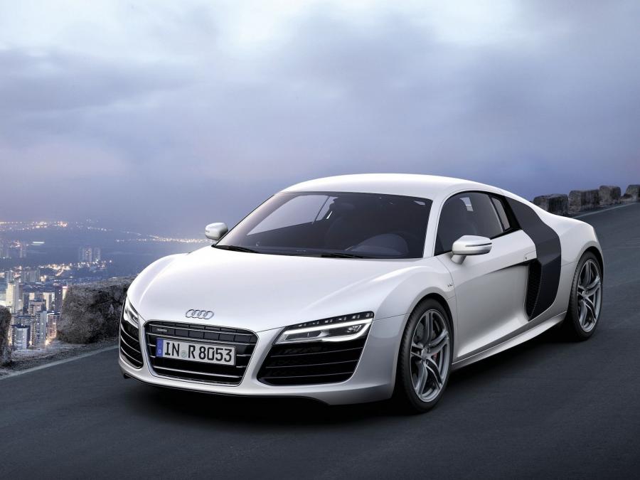  Audi R8 V10 2012 года  (фото 3 из 16)